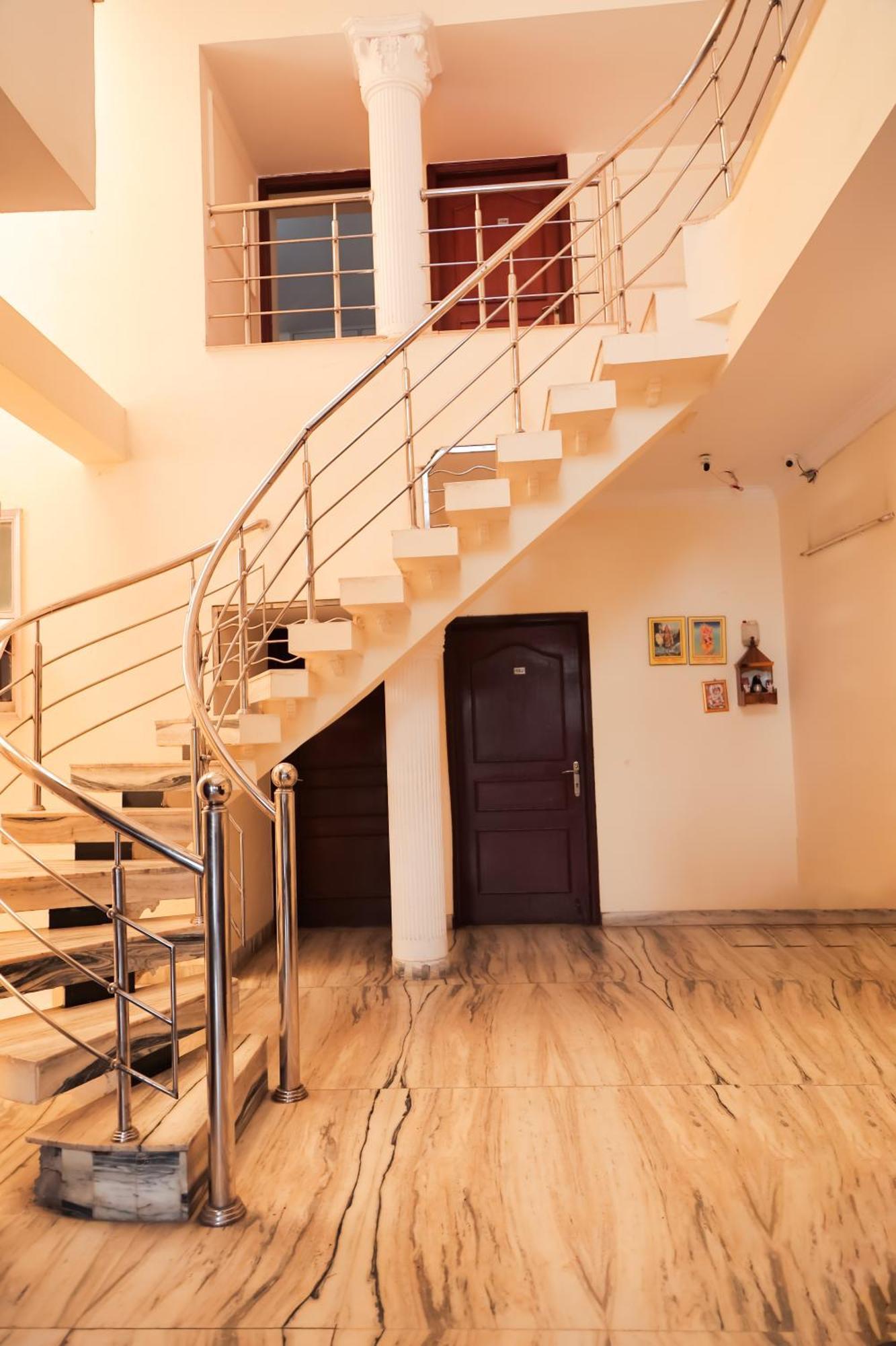 Hotel Green Villa - Near Anand Vihar Station Új-Delhi Kültér fotó