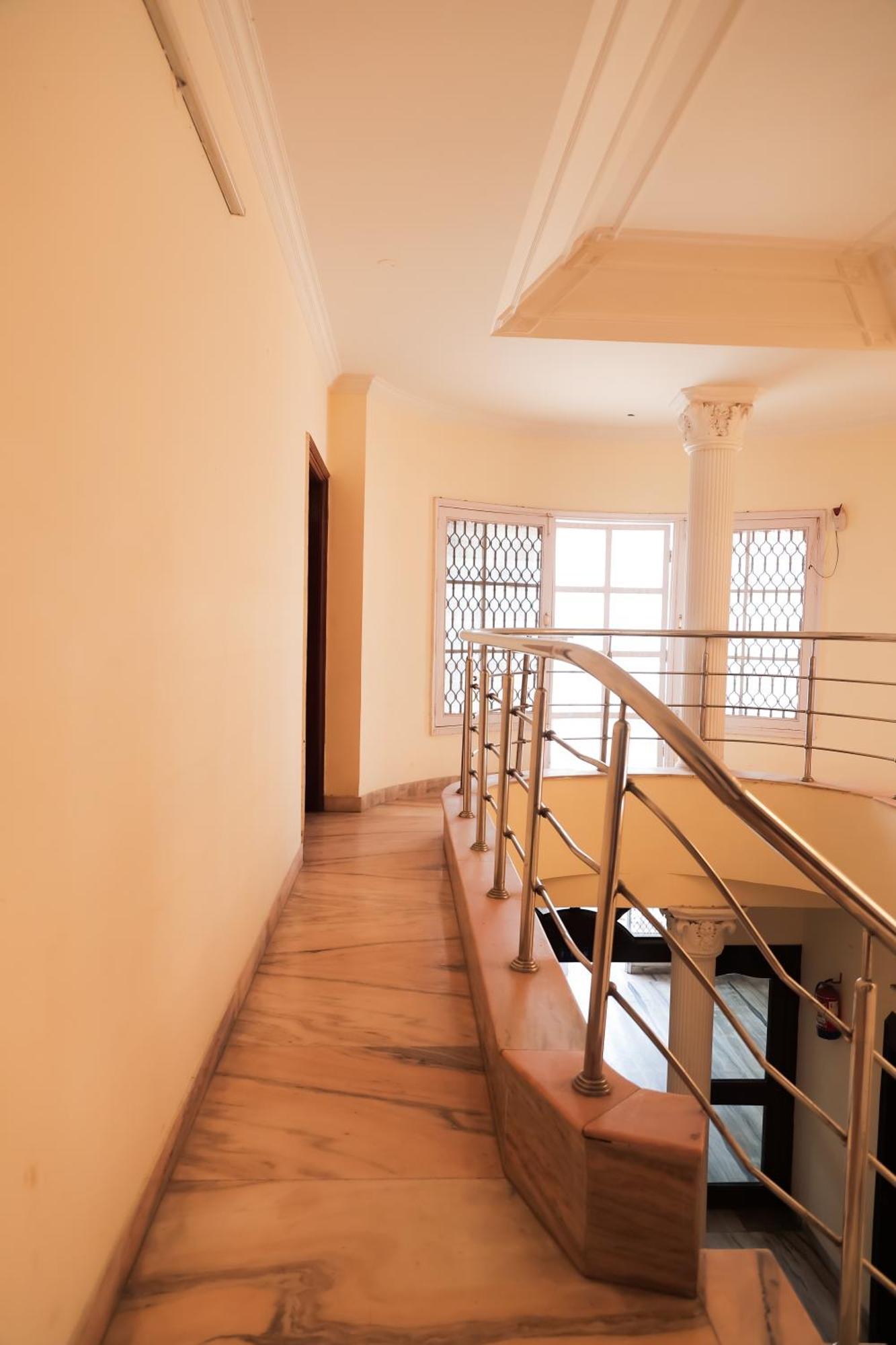 Hotel Green Villa - Near Anand Vihar Station Új-Delhi Kültér fotó